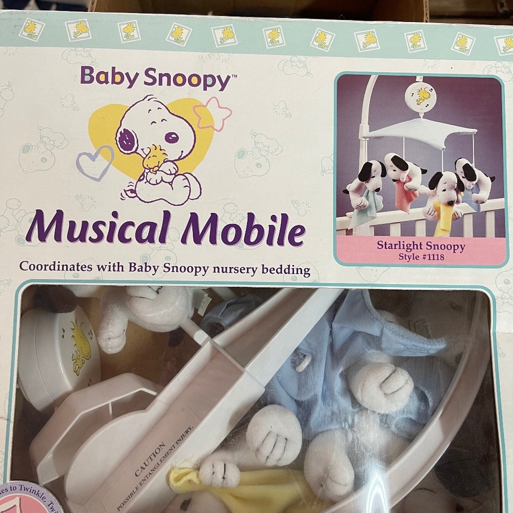 Snoppy mobile for crib